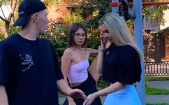 不戴套挺进朋友人妻